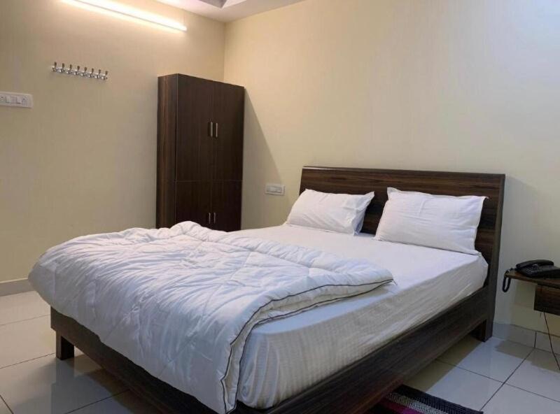 Oyo Flagship 80855 Hotel R Grand 비자야와다 외부 사진